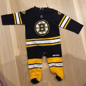 Boston Bruins baby outfit